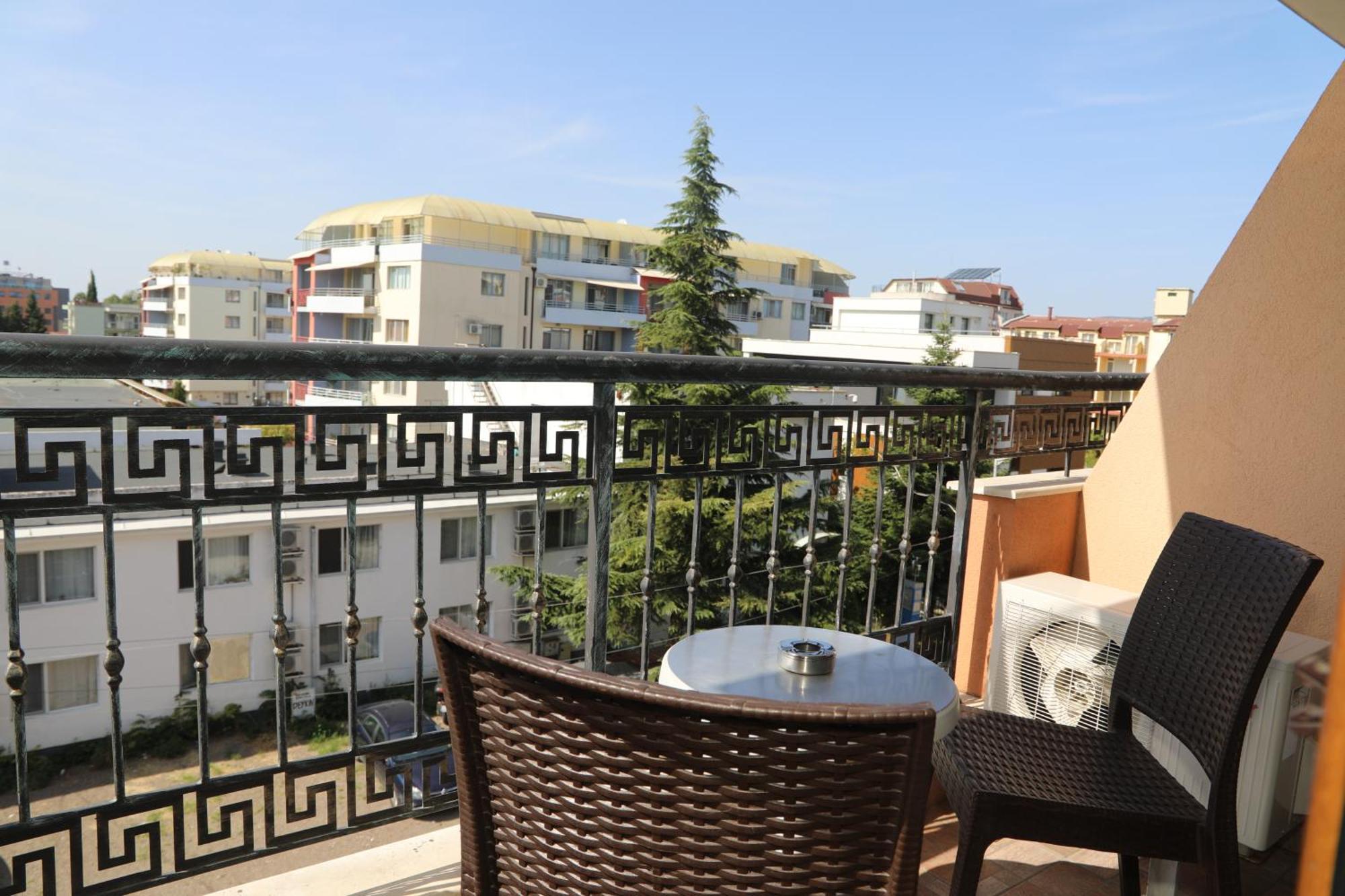 Family Hotel Deykin Солнечный берег Экстерьер фото